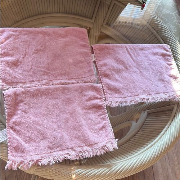 Pink Sleigh Noel Holiday Fingertip Towels - Picture 6 of 6